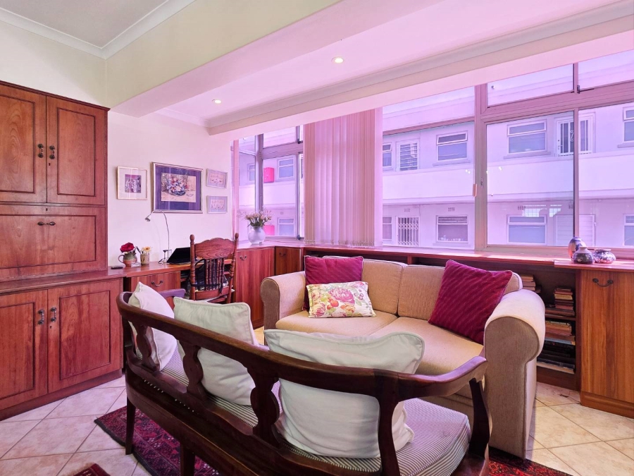 2 Bedroom Property for Sale in Sea Point Western Cape